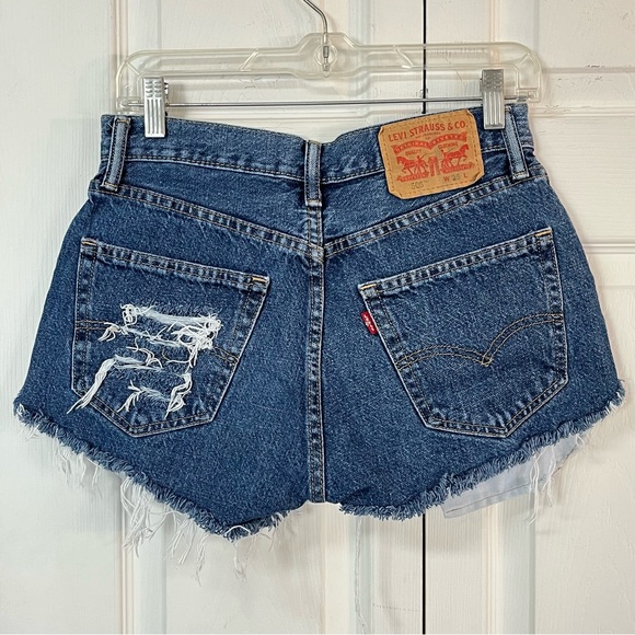 LEVI’S 505 Distressed Medium Stone Washed Chewed Hem Cut Off Upcycled Jean Short - Picture 7 of 13